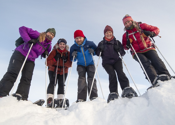 Image: Happy group on a snowshoe tour in Koli National Park.